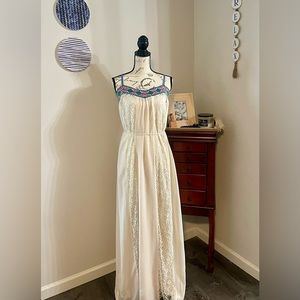 EUC Flying Tomato Maxi dress worn once